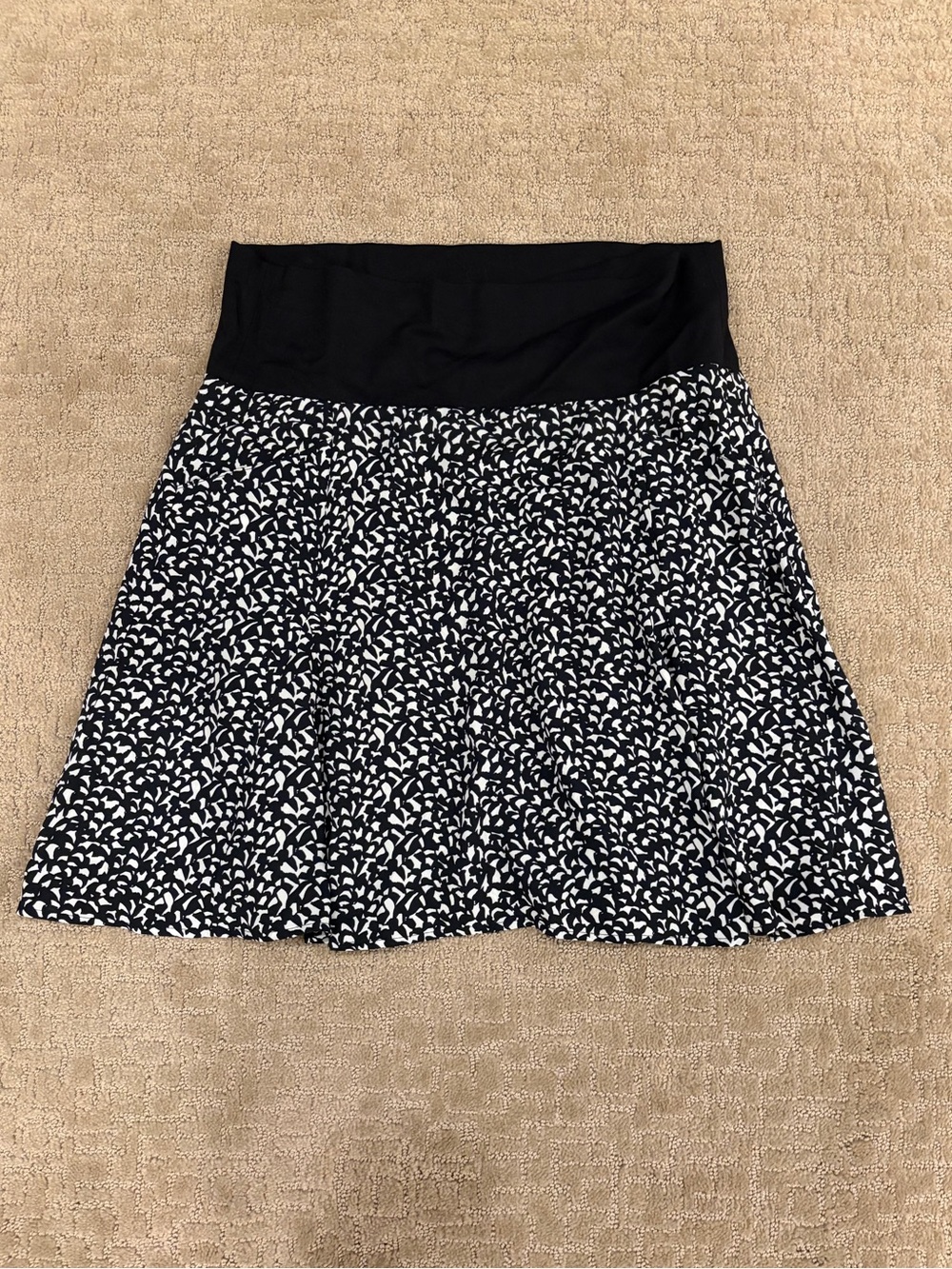 Cabi Patterned Skirt with Black Waistband Size L